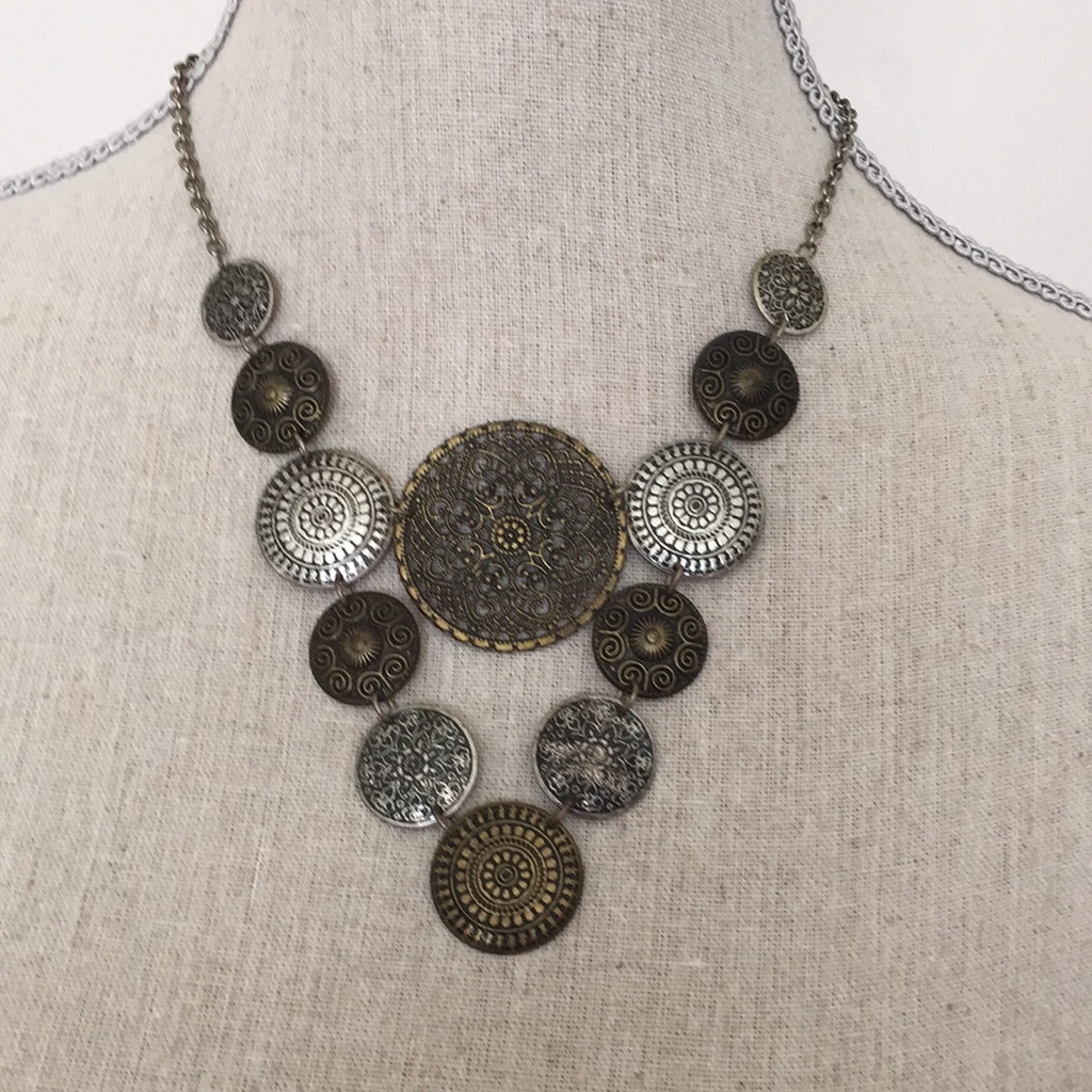 Mixed Medallions And Metal Necklace 17$